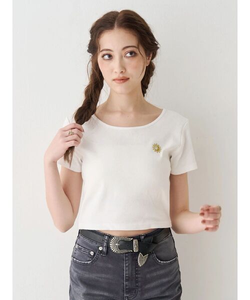 EVRIS(エヴリス)の「SUNNYショートTシャツ(Tシャツ/カットソー・レディース・ブラウン/ホワイト/カーキ/ブラック/ピンク・FREE)」の1枚目の写真