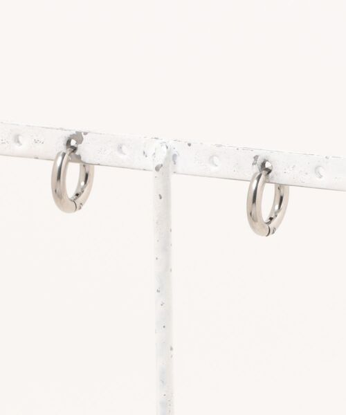almo(アルモ)の「【456819】シンプルフープピアス(RO)(ピアス(両耳用)・レディース・ゴールド/シルバー・X-SMALL/SMALL/MEDIUM/LARGE)」の3枚目の写真