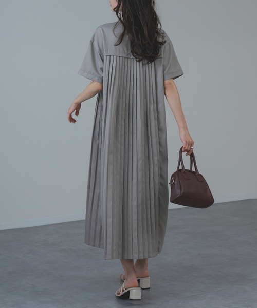refinedworks(リファインドワークス)の「【refinedworks】麻混 半袖 プリーツ ワンピース(ワンピース・レディース・ブラック/グレー・FREE)」の9枚目の写真