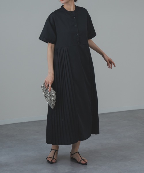 refinedworks(リファインドワークス)の「【refinedworks】麻混 半袖 プリーツ ワンピース(ワンピース・レディース・ブラック/グレー・FREE)」の4枚目の写真