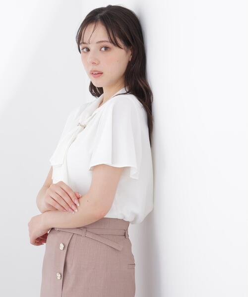 PROPORTION BODY DRESSING(プロポーションボディドレッシング)の「チェーン付きフリルタイブラウス / 1216110501(シャツ/ブラウス・レディース・グレー/ホワイト/ネイビー・MEDIUM/SMALL)」の7枚目の写真