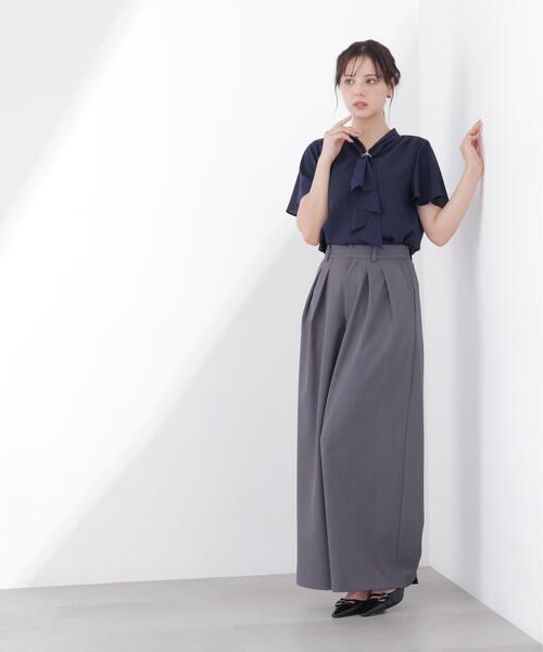 PROPORTION BODY DRESSING(プロポーションボディドレッシング)の「チェーン付きフリルタイブラウス / 1216110501(シャツ/ブラウス・レディース・グレー/ホワイト/ネイビー・MEDIUM/SMALL)」の12枚目の写真