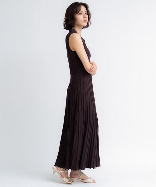 NOELA(ノエラ)の「ハーフジップリブニットワンピース(ワンピース・レディース・ブラウン/ベージュ・フリー)」の5枚目の写真