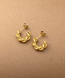 【サージカルステンレス】ニュアンス漂うツイストカーブのステンレス製ピアス