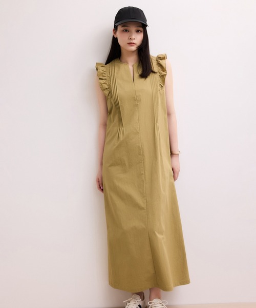 ADAM ET ROPE'(アダムエロペ)の「【WEB限定】フリルショルダーワンピース(ワンピース・レディース・ベージュ/ブラック・36/38)」の7枚目の写真