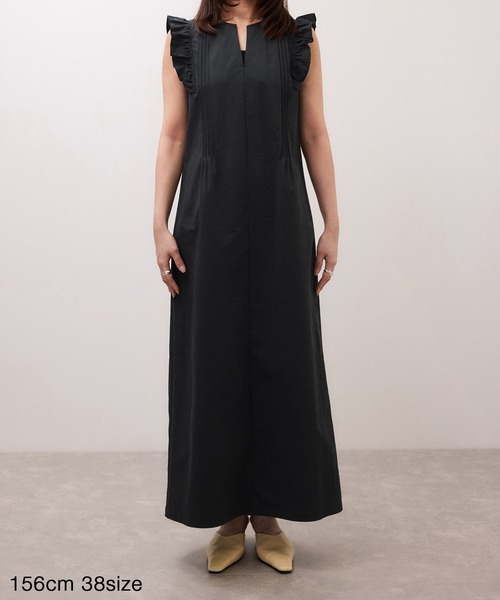 ADAM ET ROPE'(アダムエロペ)の「【WEB限定】フリルショルダーワンピース(ワンピース・レディース・ベージュ/ブラック・36/38)」の13枚目の写真