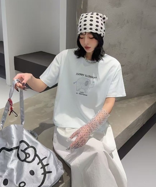 DIAVEL(ディアベル)の「ハッピーエレファント刺繍Tシャツ(Tシャツ/カットソー・レディース・ホワイト/ベージュ/ライトブルー・M)」の1枚目の写真