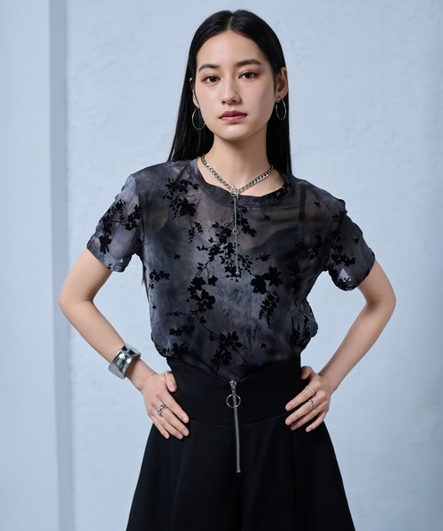 Ellno de Mavie(エルノデメヴィ)の「オパールベロアシアートップス/肩パッド付き(Tシャツ/カットソー・レディース・ブラック系その他/ブルー系その他・FREE)」の22枚目の写真