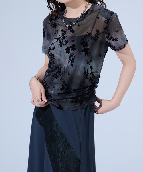 Ellno de Mavie(エルノデメヴィ)の「オパールベロアシアートップス/肩パッド付き(Tシャツ/カットソー・レディース・ブラック系その他/ブルー系その他・FREE)」の9枚目の写真