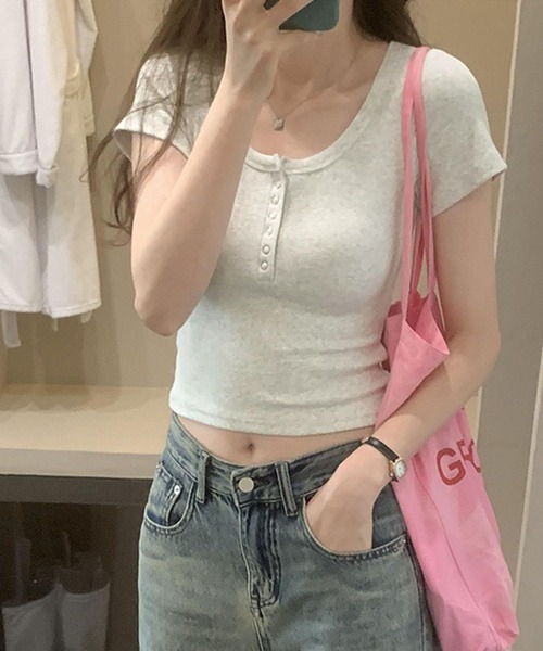 GLAMOROUS JANE（グラマラスジェーン）の「ヘンリーネッククロップド丈パット付Tシャツ（Tシャツ/カットソー・レディース・チャコールグレー/杢グレー/ブラック/カーキ/ホワイト・FREE）」の11枚目の写真