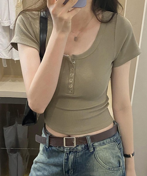 GLAMOROUS JANE（グラマラスジェーン）の「ヘンリーネッククロップド丈パット付Tシャツ（Tシャツ/カットソー・レディース・チャコールグレー/杢グレー/ブラック/カーキ/ホワイト・FREE）」の14枚目の写真
