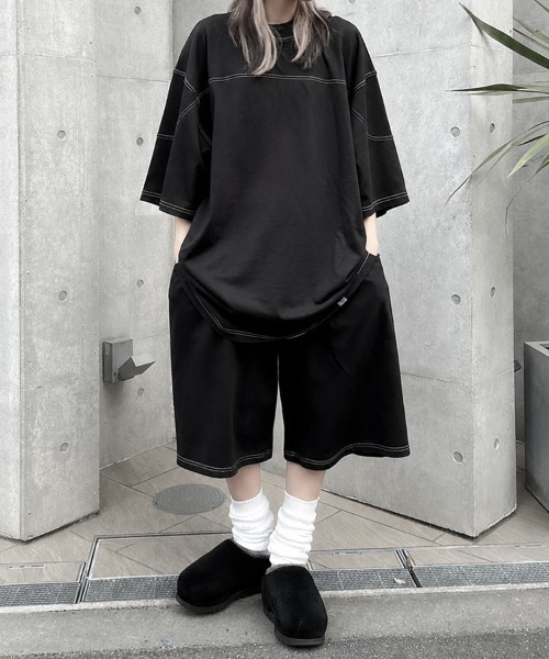 YACA(ヤーカ)の「Out Stitch Over T-shirt/アウトステッチオーバーTシャツ(Tシャツ/カットソー・レディース・ブラック・FREE)」の4枚目の写真