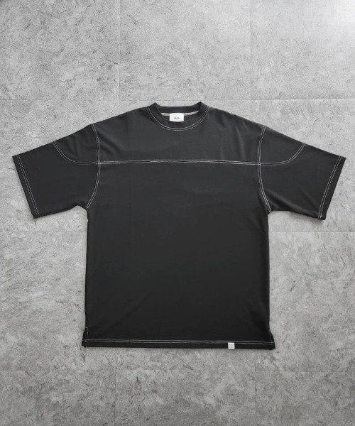 YACA(ヤーカ)の「Out Stitch Over T-shirt/アウトステッチオーバーTシャツ(Tシャツ/カットソー・レディース・ブラック・FREE)」の8枚目の写真