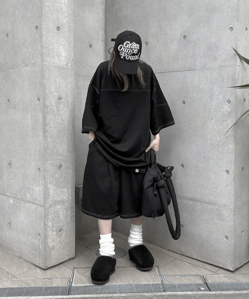 YACA(ヤーカ)の「Out Stitch Over T-shirt/アウトステッチオーバーTシャツ(Tシャツ/カットソー・レディース・ブラック・FREE)」の10枚目の写真