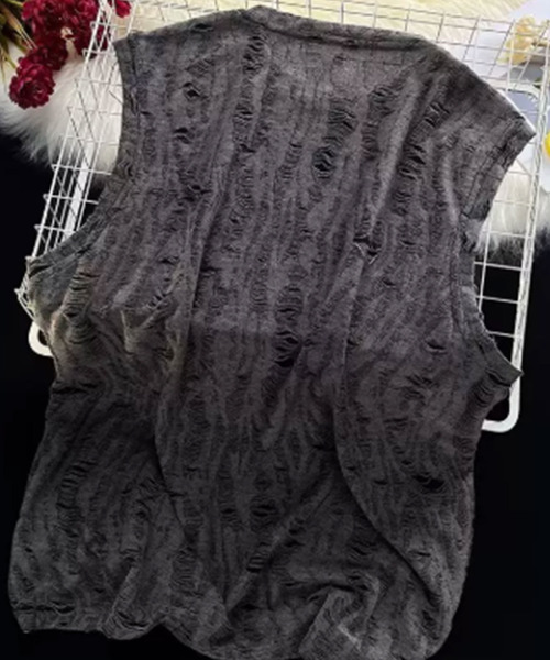NOVESSEL(ノベセル)の「『NOVESSEL/ノベセル』クラッシュ加工ノースリーブ 【CN】(Tシャツ/カットソー・メンズ・グレー・XL/L)」の2枚目の写真