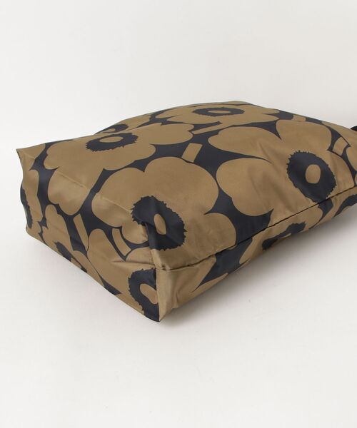 marimekko(マリメッコ)の「Unikko / Neat Crossbody M shoulder bag(ショルダーバッグ・レディース・モカ・FREE)」の8枚目の写真