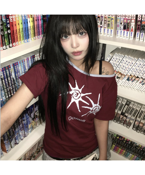 COIRIS(コイリス)の「ソルナワンショルダーカラー配色半袖Tシャツ(13カラー)(Tシャツ/カットソー・レディース・チャコール/イエロー/ブラック/スカイブルー/ブラウン/ライトグレー/グリーン/レッド/ブルー/バーガンディー/ホワイト/カーキ/チャコールグレー/ブラック系・FREE)」の14枚目の写真
