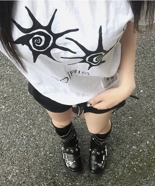 COIRIS(コイリス)の「ソルナワンショルダーカラー配色半袖Tシャツ(13カラー)(Tシャツ/カットソー・レディース・チャコール/イエロー/ブラック/スカイブルー/ブラウン/ライトグレー/グリーン/レッド/ブルー/バーガンディー/ホワイト/カーキ/チャコールグレー/ブラック系・FREE)」の15枚目の写真