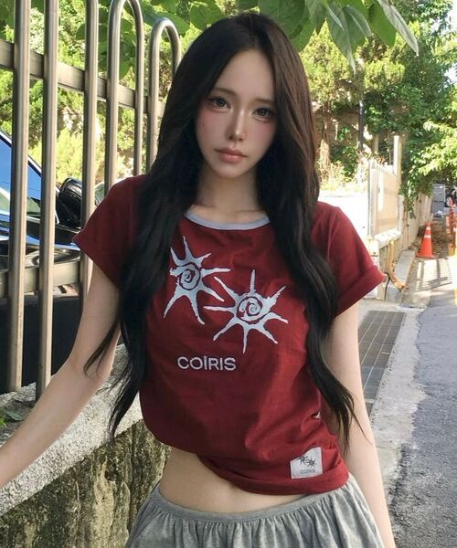 COIRIS(コイリス)の「ソルナワンショルダーカラー配色半袖Tシャツ(13カラー)(Tシャツ/カットソー・レディース・チャコール/イエロー/ブラック/スカイブルー/ブラウン/ライトグレー/グリーン/レッド/ブルー/バーガンディー/ホワイト/カーキ/チャコールグレー/ブラック系・FREE)」の21枚目の写真