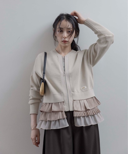Eimee Law(エイミーロウ)の「ペプラムフリルニットブルゾン(ブルゾン・レディース・ダークグレー/ベージュ/ブラック・FREE)」の16枚目の写真