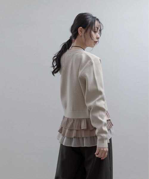 Eimee Law(エイミーロウ)の「ペプラムフリルニットブルゾン(ブルゾン・レディース・ダークグレー/ベージュ/ブラック・FREE)」の17枚目の写真