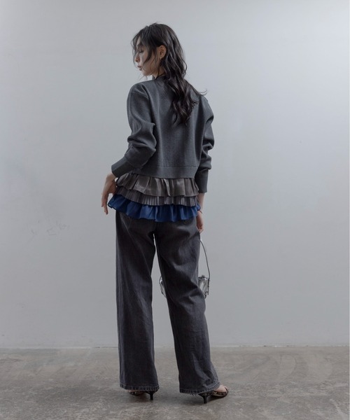 Eimee Law(エイミーロウ)の「ペプラムフリルニットブルゾン(ブルゾン・レディース・ダークグレー/ベージュ/ブラック・FREE)」の20枚目の写真
