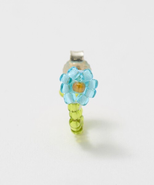 Steven Alan(スティーブンアラン)の「<Pura Utz>BLUE FLOR HUGGIE/ピアス(ピアス(片耳用)・レディース・ライトブルー・FREE)」の1枚目の写真