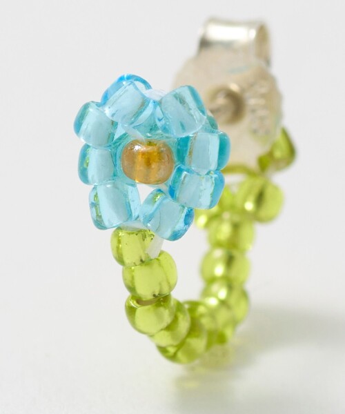 Steven Alan(スティーブンアラン)の「<Pura Utz>BLUE FLOR HUGGIE/ピアス(ピアス(片耳用)・レディース・ライトブルー・FREE)」の5枚目の写真