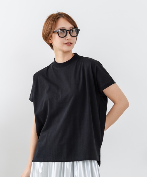 fort point(フォーポイント)の「【C-FORTPOINT/フォートポイント】【ストレッチ性抜群の冷感素材を使用】フレンチスリーブ モックネックTシャツ プチハイネック プルオーバー 接触冷感 涼しい 二の腕カバー サイドスリット(Tシャツ/カットソー・レディース・ライトグレー/ブラック/ブラウン/オフホワイト/グリーン・FREE)」の13枚目の写真