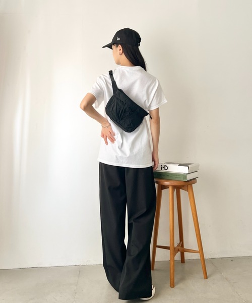 NATURALIST（ナチュラリスト）の「[軽量]フロントタック ミニショルダーバッグ/ナイロン素材（ボディバッグ/ウエストポーチ・レディース・ネイビー/ブラック/ホワイト/ピンク・FREE）」の8枚目の写真