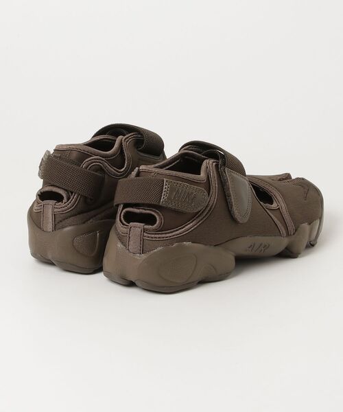 NIKE(ナイキ)の「NIKE/AIR RIFT(スニーカー・レディース・ブラウン・25cm/24cm/23cm)」の2枚目の写真