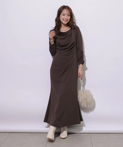 Mystrada(マイストラーダ)の「長袖ドレープワンピース(ワンピース・レディース・ブラウン/ベージュ系その他・38/36/34)」の3枚目の写真