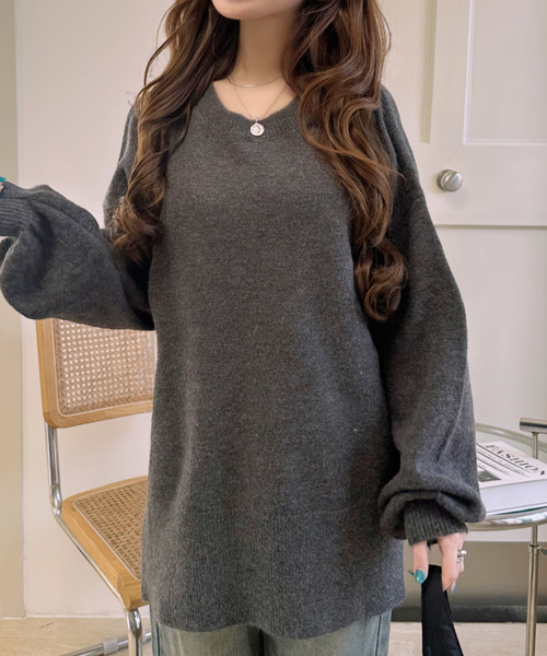Ada.(エイダ)の「ドロップショルダー サイドスリット オーバーサイズ クルーネック ニット(ニット/セーター・レディース・ネイビー/レッド/チャコール/アイボリー・FREE)」の15枚目の写真