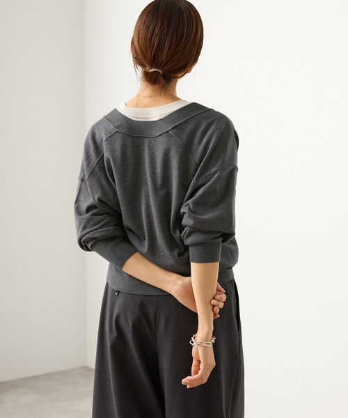 IENA（イエナ）の「ウォッシャブルウールシルク Vネックカーディガン（カーディガン/ボレロ・レディース・キャメル/ボルドー/チャコールグレー・FREE）」の10枚目の写真