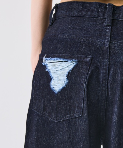 STUDIOUS(ステュディオス)の「【STUDIOUS/ステュディオス】Damaged Barrel Leg Jeans/ダメージバレルレッグジーンズ/美脚デニム/小尻効果(デニムパンツ・レディース・インディゴブルー・2/1)」の13枚目の写真