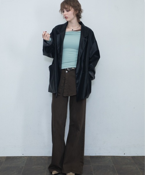 uyu.(ウユ)の「オフショル配色レイヤードトップス(Tシャツ/カットソー・レディース・ブラウン/ブラック/ブルー・FREE)」の16枚目の写真