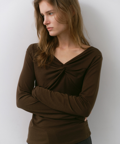CACELE(カッセル)の「ソフトツイスト長袖Tシャツ、ブラウン(Tシャツ/カットソー・レディース・その他・FREE)」の2枚目の写真