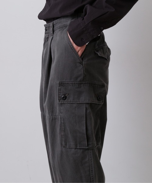YLEVE(イレーヴ)の「YLEVE / COTTON TWILL PIGMENT OVERDYE TROUSERS(その他パンツ・メンズ・グレー・4/3)」の8枚目の写真