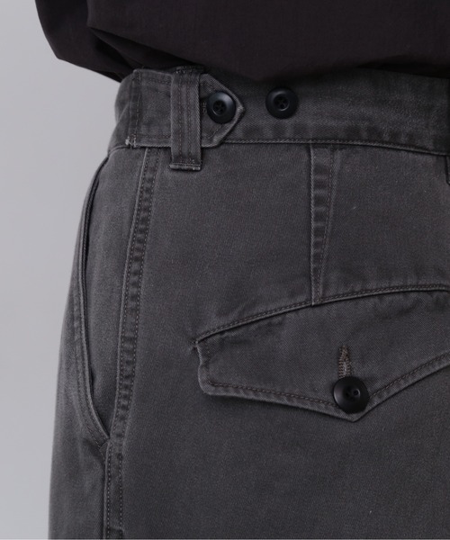 YLEVE(イレーヴ)の「YLEVE / COTTON TWILL PIGMENT OVERDYE TROUSERS(その他パンツ・メンズ・グレー・4/3)」の9枚目の写真