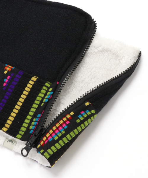 チャイハネ(チャイハネ)の「【チャイハネ】エスニック柄ボア付きネックウォーマー(ネックウォーマー/スヌード・レディース・ブラック/ブルー/ベージュ/オレンジ・FREE)」の6枚目の写真