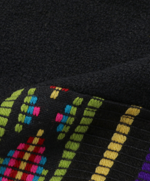 チャイハネ(チャイハネ)の「【チャイハネ】エスニック柄ボア付きネックウォーマー(ネックウォーマー/スヌード・レディース・ブラック/ブルー/ベージュ/オレンジ・FREE)」の8枚目の写真