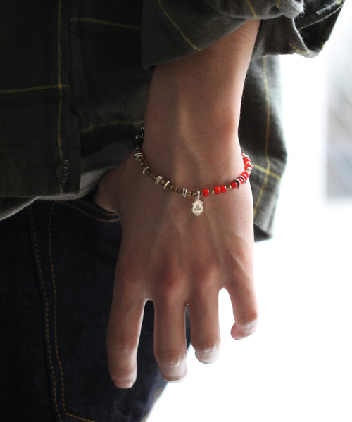 amp japan（アンプジャパン）の「Triple part Beads -Red-(ビーズ ブレスレット)（ブレスレット・メンズ・レッド・FREE）」の2枚目の写真