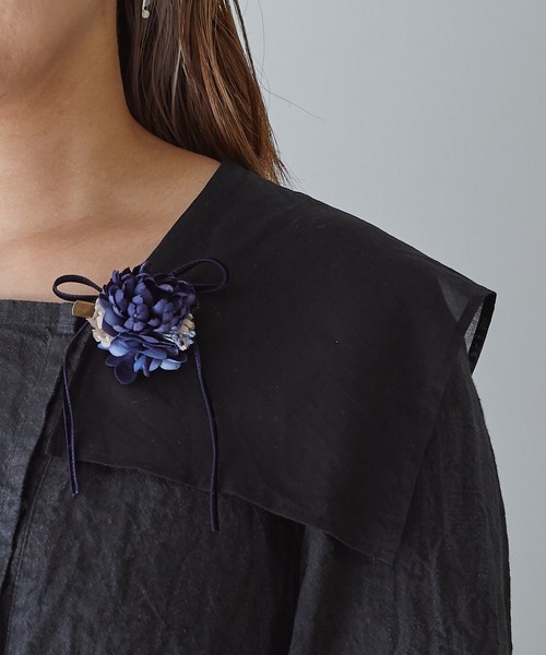 m.soeur（エムスール）の「デイジーとあじさいの小さなコサージュ＊（ブローチ/コサージュ・レディース・ブルー/ホワイト/ブラック/グリーン/イエロー/ピンク・FREE）」の5枚目の写真