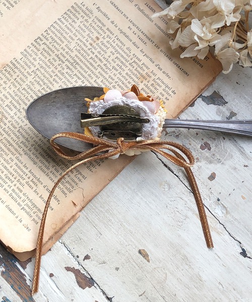 m.soeur（エムスール）の「デイジーとあじさいの小さなコサージュ＊（ブローチ/コサージュ・レディース・ブルー/ホワイト/ブラック/グリーン/イエロー/ピンク・FREE）」の15枚目の写真