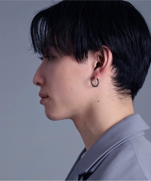 LION HEART(ライオンハート)の「【限定展開】“LH-1”プレーンフープピアス/サージカルステンレス(金属アレルギー対応)【LION HEART / ライオンハート】(ピアス(片耳用)・メンズ・ブラック系その他2/シルバー系その他2/ゴールド系その他2/ブラック系その他/シルバー系その他/ゴールド系その他/シルバー系その他3/ブラック系その他3/ゴールド系その他3・L/M/S)」の15枚目の写真