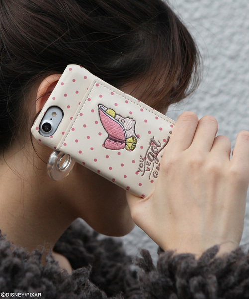 Disney(ディズニー)の「トイ・ストーリー / クローズポイントiPhoneケース(スマホケース/カバー・レディース・アイボリー/マスタード・FREE)」の6枚目の写真