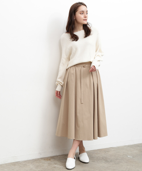 SALON adam et rope'(サロン アダム エ ロペ)の「ドライツイルフロントベルトタックスカート(スカート・レディース・ベージュ/パープル/オフホワイト・FREE)」の12枚目の写真