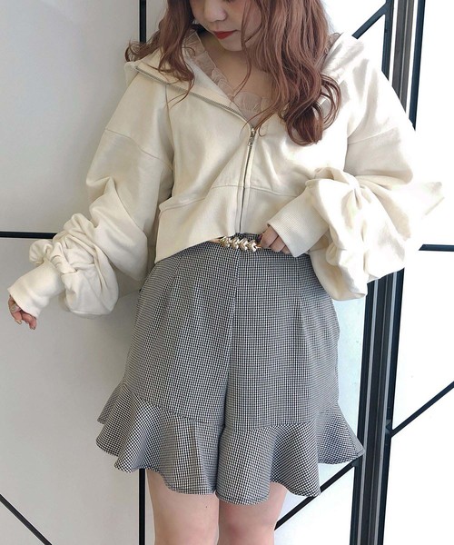 one after another NICE CLAUP（ワンアフターアナザーナイスクラップ）の「ベルト付きフリルショートパンツ（その他パンツ・レディース・ブラック/ブラウン/チェック・FREE）」の7枚目の写真