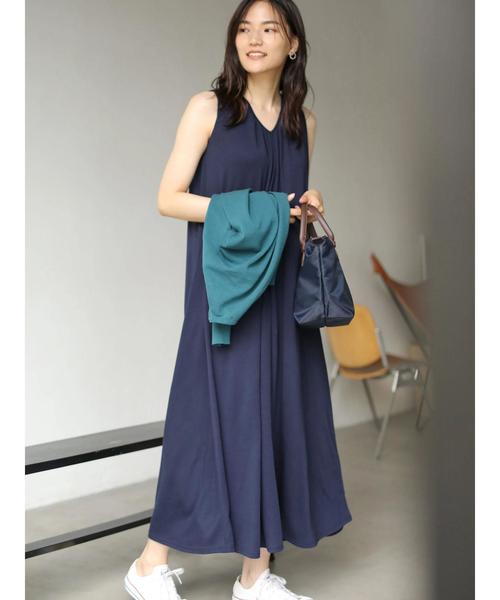 AMERICAN HOLIC（アメリカンホリック）の「Vネックギャザーマキシワンピース　＊（ワンピース・レディース・チャコールグレー/ネイビー/ブラウン・M/L）」の14枚目の写真