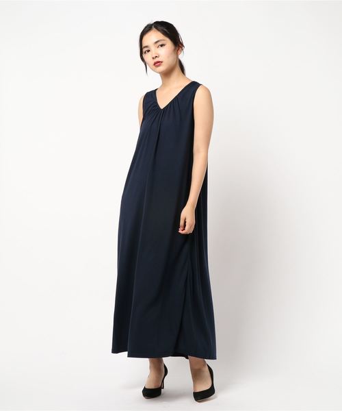 AMERICAN HOLIC（アメリカンホリック）の「Vネックギャザーマキシワンピース　＊（ワンピース・レディース・チャコールグレー/ネイビー/ブラウン・M/L）」の6枚目の写真